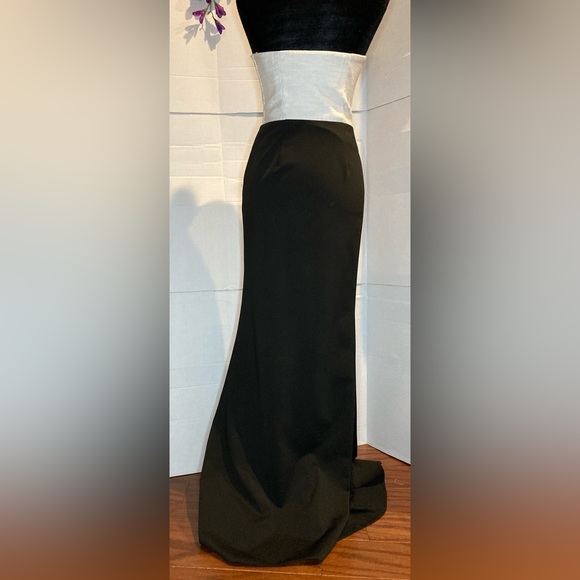 GB Dress Formal Long Black & White with Mesh Details Size:  small  [bb] - Picture 8 of 8